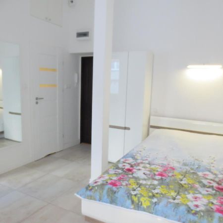 Lovely Apartment In The Heart Of The Old Town Gdansk Bagian luar foto