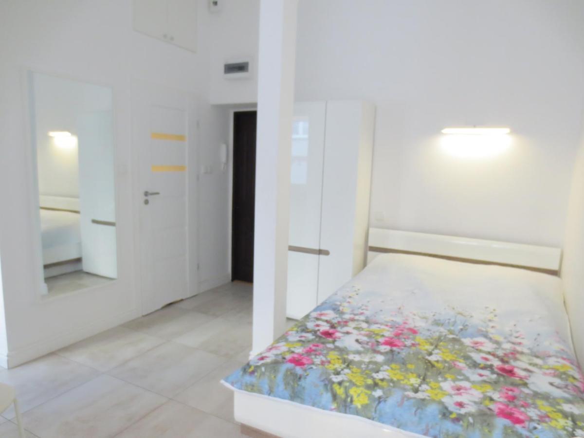 Lovely Apartment In The Heart Of The Old Town Gdansk Bagian luar foto